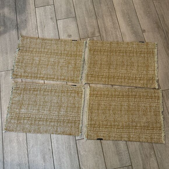 4 Tan & White Botanical Fabric Placemats - Picture 3 of 6